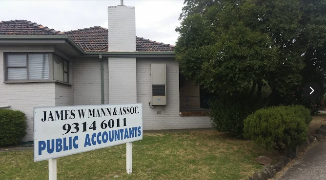 James W Mann & Associates